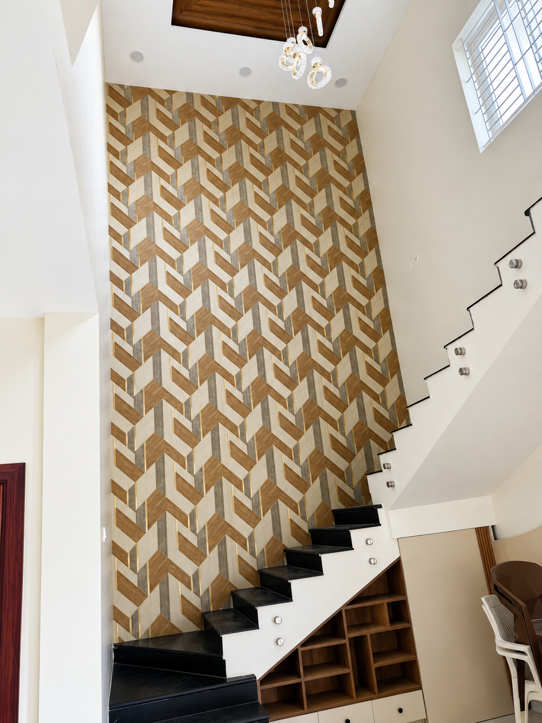 Sculptural Staircase & Foyer